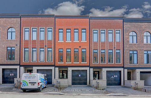 27 Chestnut Crt, Aurora, ON, L4G7C4 | Card Image