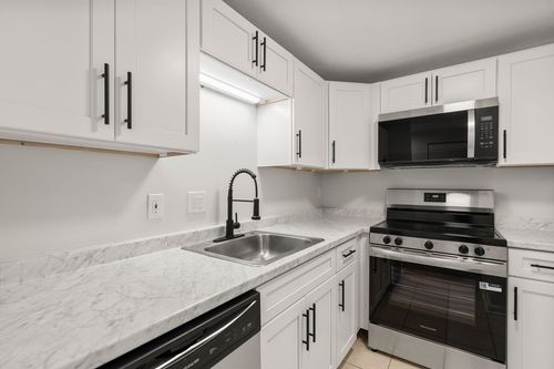 unit-4-25 Longworth Ave, Brockton, MA, 02301-7066 | Card Image
