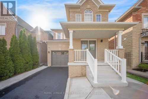 7 Penbridge Cir, Brampton, ON, L7A2P8 | Card Image