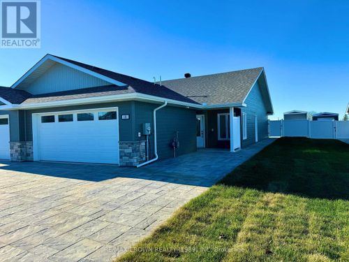 18 Golf Ave, Kapuskasing, ON, P5N3J6 | Card Image