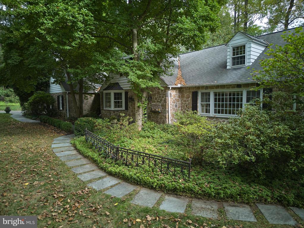 Ithan Ave, Bryn Mawr, PA 19010