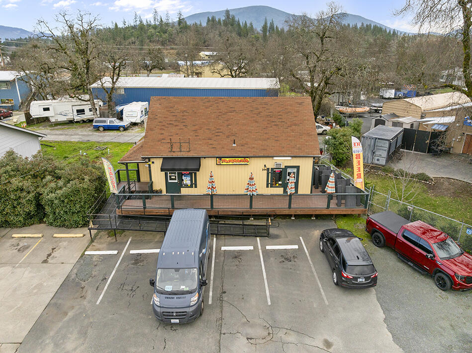 Commercial Sale in Merlin 4