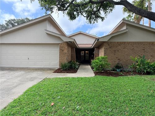5921 Knotty Oaks Trl, Corpus Christi, TX, 78414-2510 | Card Image