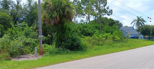 832 Anaconda Ave S, Lehigh Acres, FL, 33974-9577 | Card Image