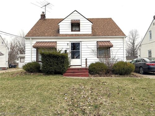 4385 E 175th St, Cleveland, OH, 44128-3540 | Card Image