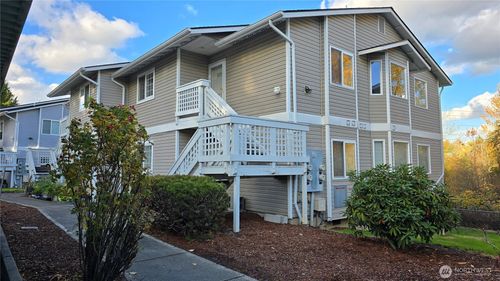 b202-12432 Se 272nd Pl, Kent, WA, 98030-8952 | Card Image