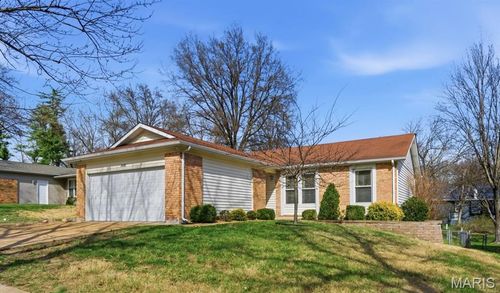 2166 Pheasant Run Dr, Maryland Heights, MO, 63043-2146 | Card Image