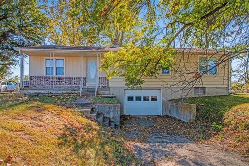 4038 Owl Creek Rd, Odessa, MO, 64076-7396 | Card Image