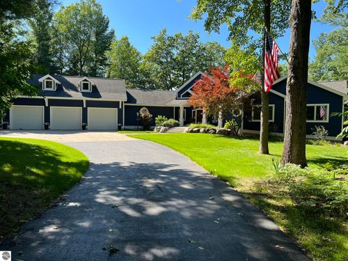 6802 Brandow Woods Dr, Traverse City, MI, 49685-8378 | Card Image