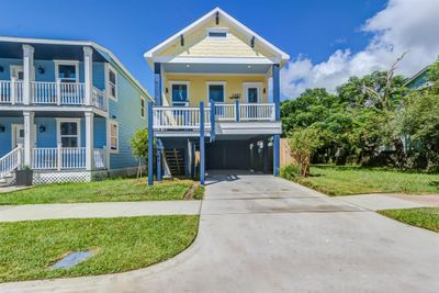 1207 32nd Street, House other with 3 bedrooms, 2 bathrooms and null parking in Galveston TX | Image 1