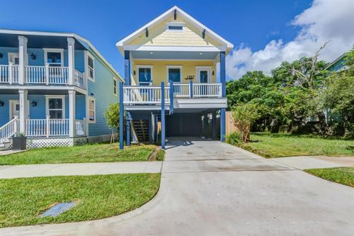 1207 32nd Street, Galveston, TX, 77550 | Card Image