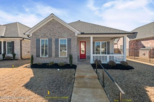 3425 Kreunen St, Nesbit, MS, 38651-2519 | Card Image