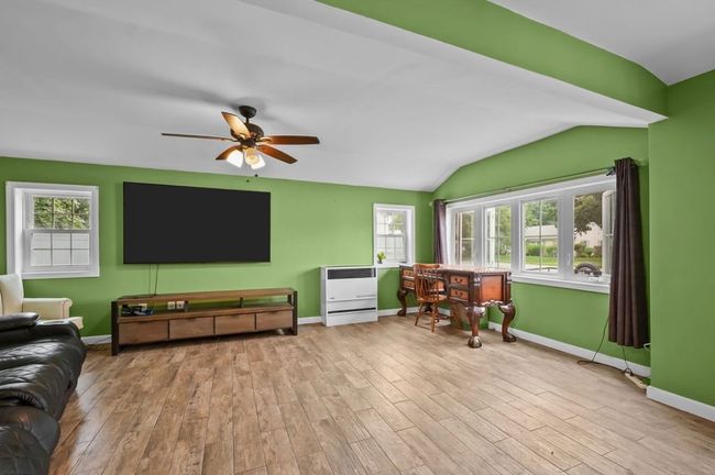525 Buttonwoods Ave, House other with 3 bedrooms, 2 bathrooms and 5 parking in Warwick RI | Image 6