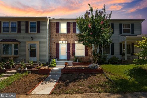 8239 Blue Ridge Ct, MANASSAS, VA, 20109-3441 | Card Image