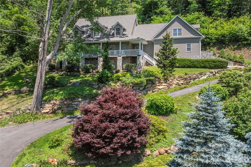 554 Breckenridge Rd, Waynesville, NC, 28785-6604 | Card Image