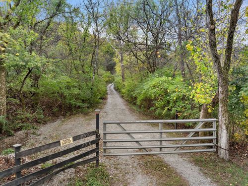 6916 River Road Pike, Nashville, TN, 37209-5719 | Card Image