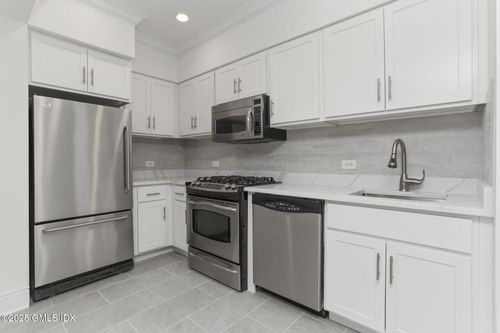 5c-40 W Elm St, Greenwich, CT, 06830-6415 | Card Image