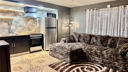 unit-12-7904 Laurel Canyon Blvd, North Hollywood, CA, 91605-2431 | Card Image