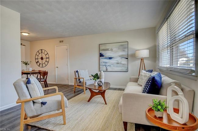 Living Room | Image 13