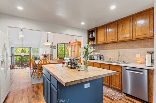 27528 Ashwood Ln, Lake Arrowhead, CA, 92352 | Card Image