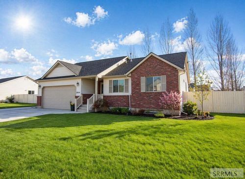 3824 Deer Strm, Idaho Falls, ID, 83401-6196 | Card Image