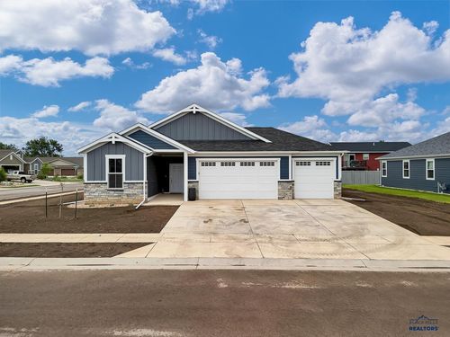 3002 Hazelnut Ln, Rapid City, SD, 57703-6861 | Card Image