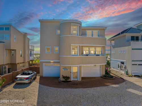 13 Middlesex Ave, Harvey Cedars, NJ, 08008-5875 | Card Image