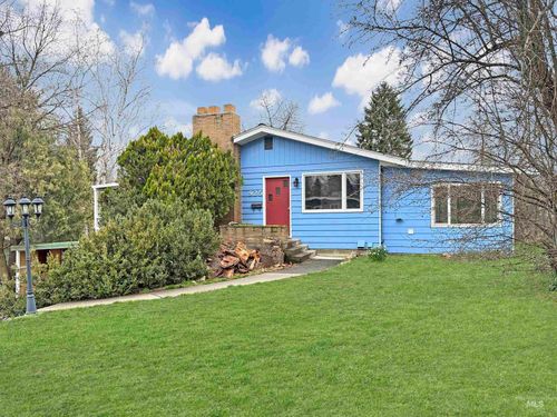 925-929 E 8th, Moscow, ID, 83843 | Card Image