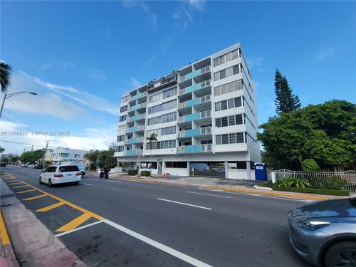 7a-8000 Harding Ave, Miami Beach, FL, 33141 | Card Image