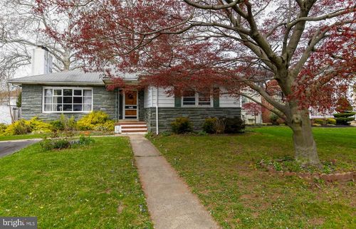 111 Atkins Ave, Hamilton, NJ, 08610-4403 | Card Image