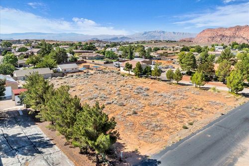 1707 W 5560 N, St. George, UT, 84770-5992 | Card Image