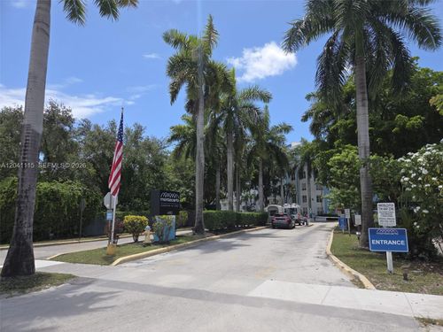 d214-496 Nw 165th Street Rd, Miami, FL, 33169-6466 | Card Image