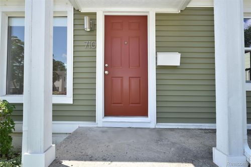 710 Donald Ave, Royal Oak, MI, 48073-2082 | Card Image