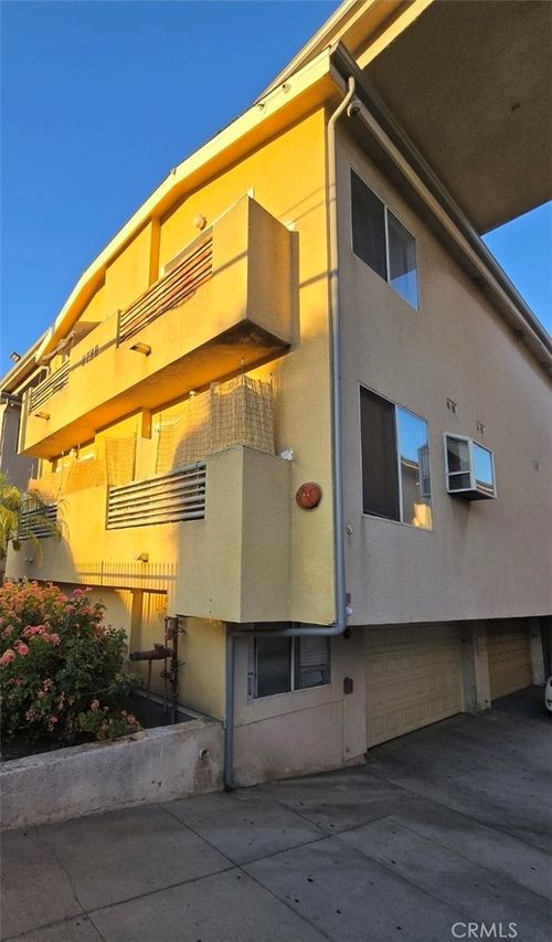 8780 Burnet, Los Angeles, CA, 91343 | Card Image