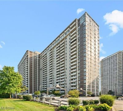 View of building exterior | Image 1