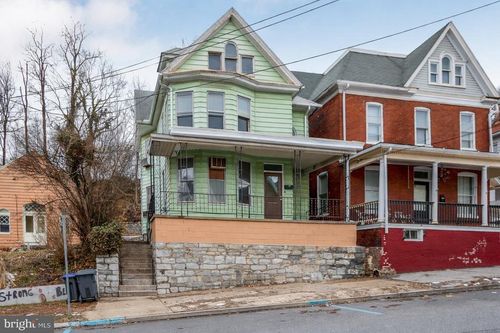221 Pine St, STEELTON, PA, 17113-2364 | Card Image
