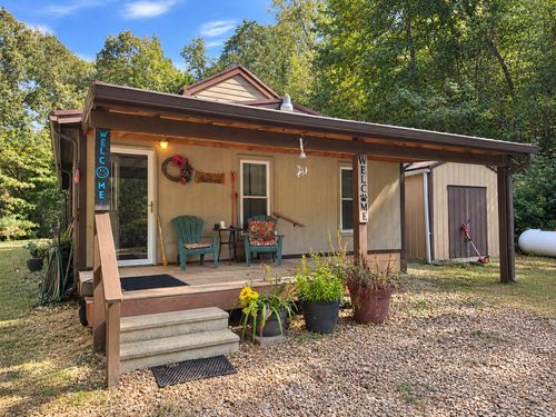 2060 Deer Creek Rd, Linden, TN, 37096-5306 | Card Image