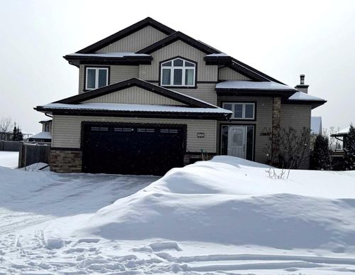 725 10 St Se, Slave Lake, AB, T0G2A3 | Card Image