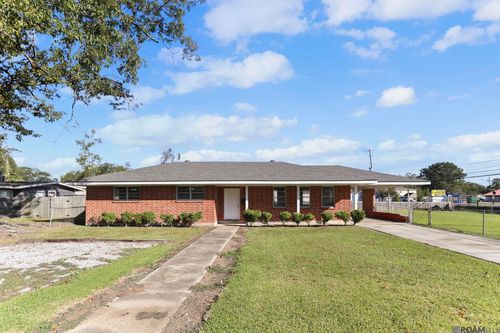 5081 Kennedy Dr, Zachary, LA, 70791-3425 | Card Image