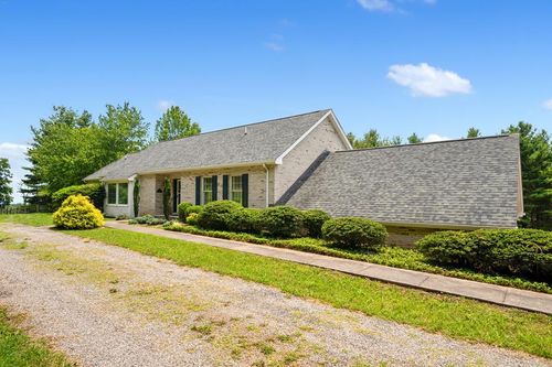 494 Soapstone Hill Rd Se, Floyd, VA, 24091-3919 | Card Image