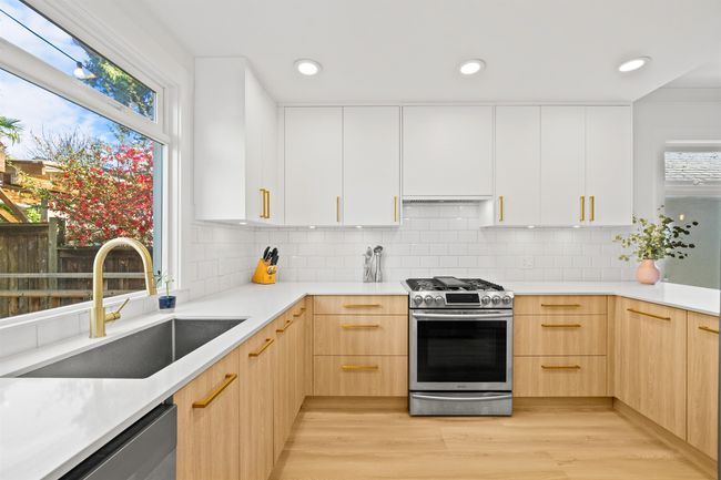 1421 Seventh Ave, House other with 3 bedrooms, 2 bathrooms and null parking in New Westminster BC | Image 8
