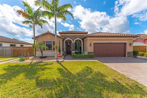 2484 Se 2nd St, Homestead, FL, 33033-7521 | Card Image