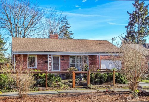 5114 46th Ave S, Seattle, WA, 98118-2033 | Card Image