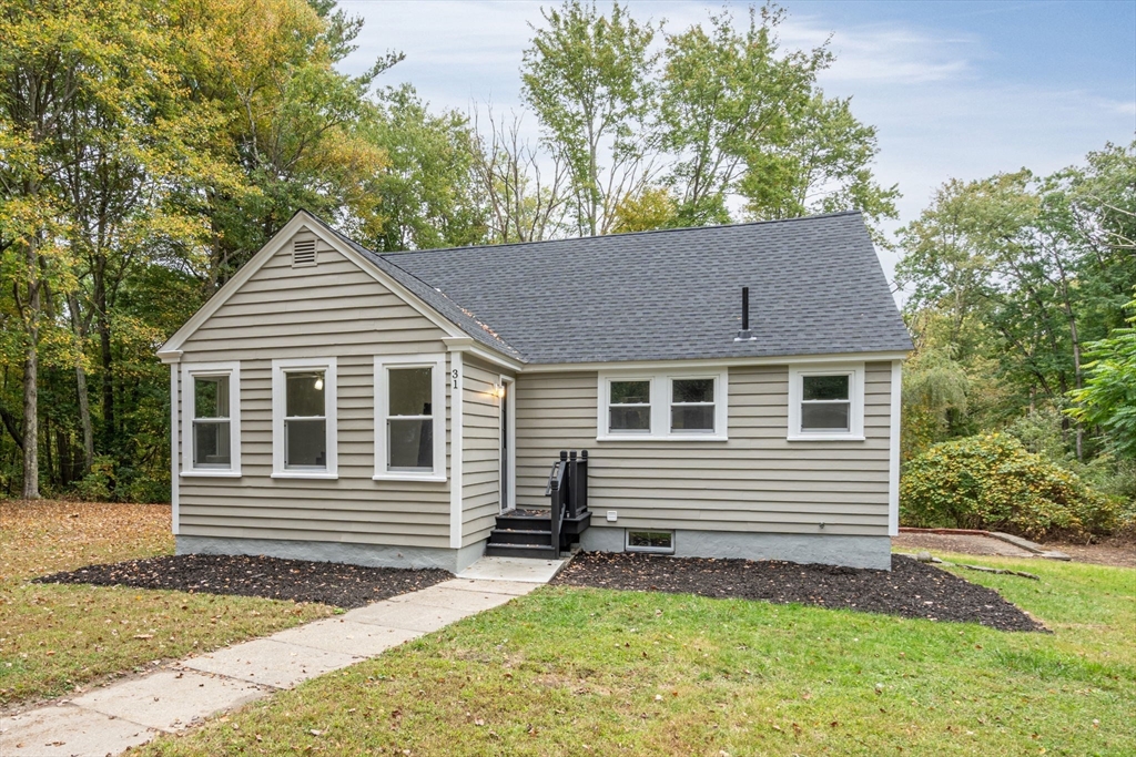 Cedar Ave, Millbury, MA 01527