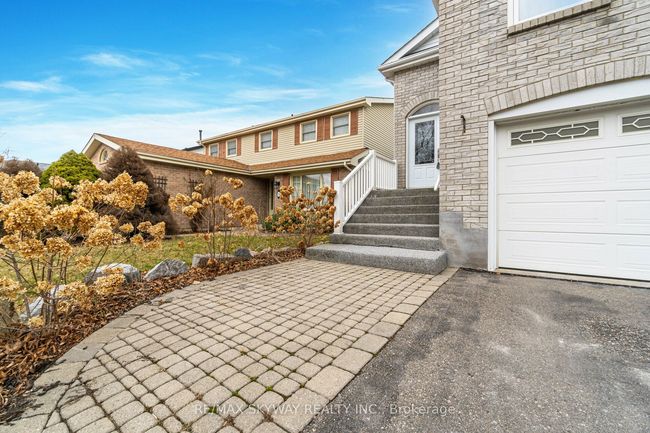 13 Mcgillivary Cres, House other with 4 bedrooms, 3 bathrooms and 4 parking in Brampton ON | Image 4