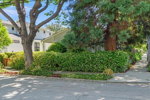 991 Lincoln Ave, Palo Alto, CA, 94301-2436 | Card Image