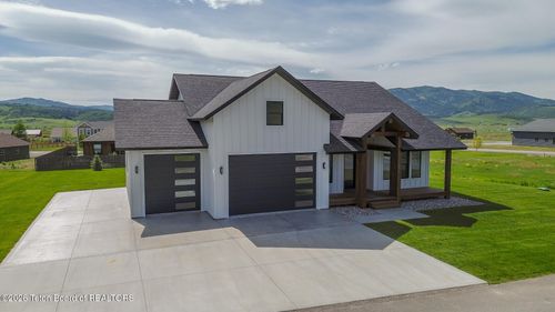 231 Caribou Peak Loop, Etna, WY, 83118-5005 | Card Image