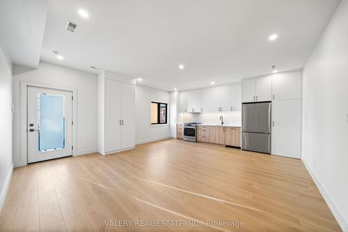 144 Dovercourt Rd, Toronto, ON, M6J3C4 | Card Image