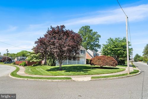 2400 Georgian Ln, BROOMALL, PA, 19008-2510 | Card Image