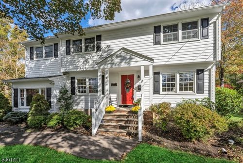 4 Reynolds Rd, Pequannock, NJ, 07440-1707 | Card Image